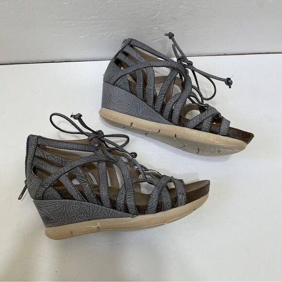 OTBT NOMADIC LEATHER WEDGE SANDALS IN PEWTER GRAY - Picture 3 of 7